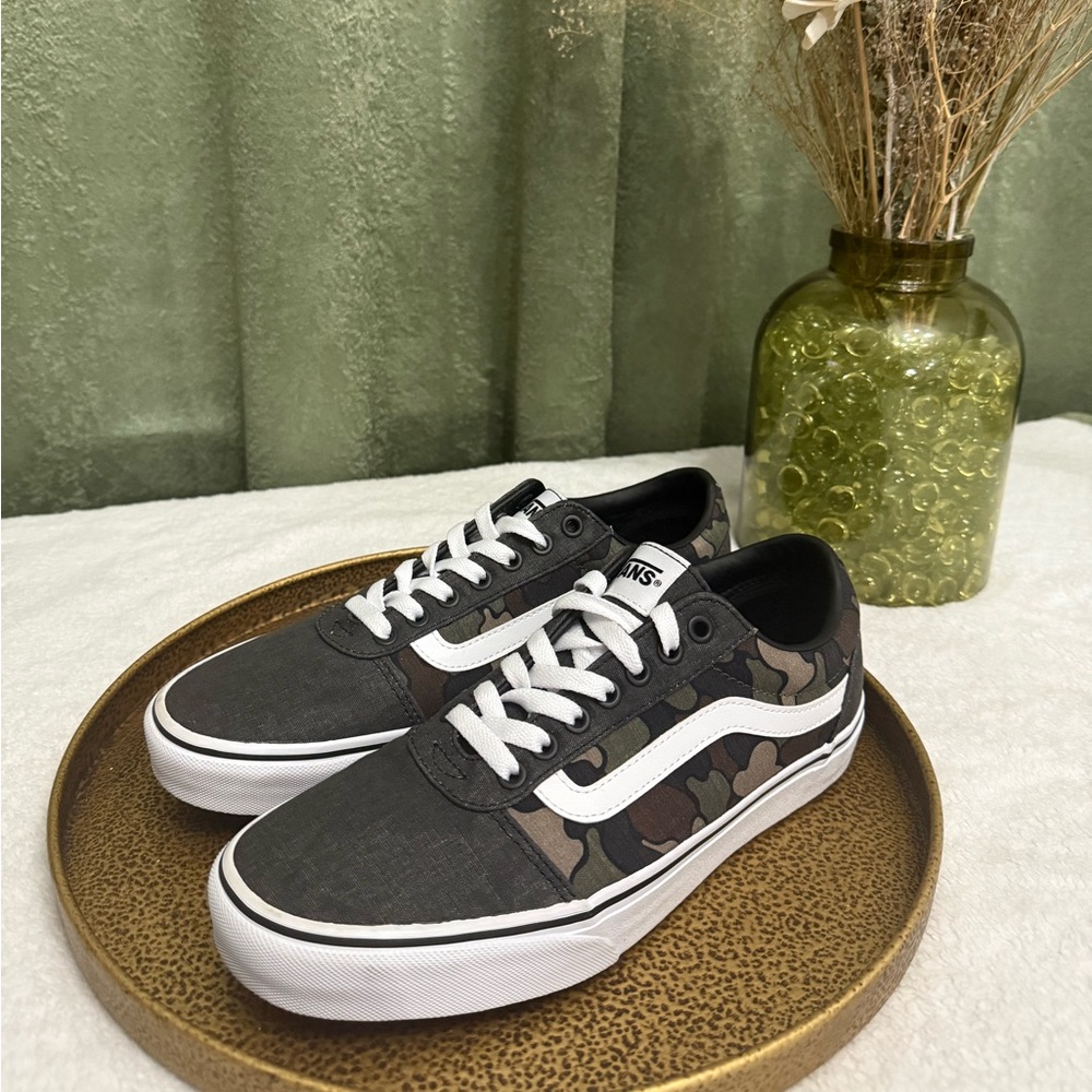 Vans Men's Black and Camouflage Loafers